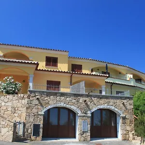 Seaview Apt Budoni Solita